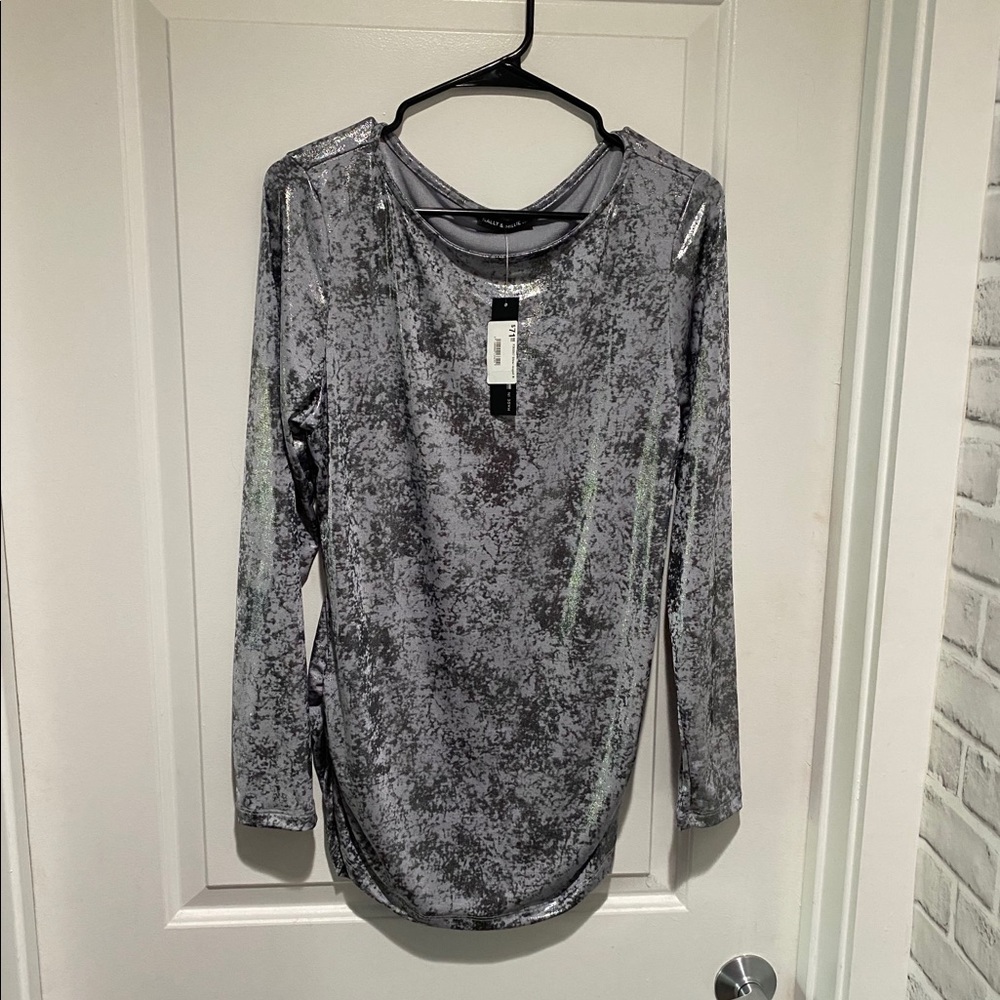 Super soft and stretchy shiny long sleeve -NWT
